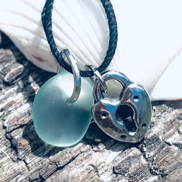 Jewelry - 🐳 3/$20 Ocean Heart Choker